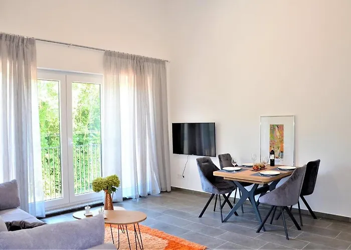 Papillon I Dolce Tar-Vabriga